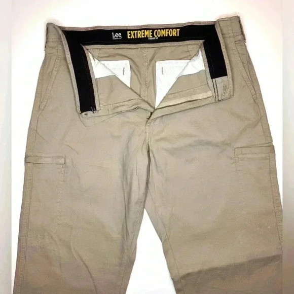Lee Men’s Extreme Comfort Straight Fit Pants Size- 36 X 32 -Performance Series - Picture 6 of 11